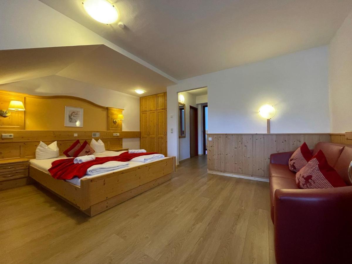 Hotel Berghof ゾンネンアルペ・ナスフェルト エクステリア 写真